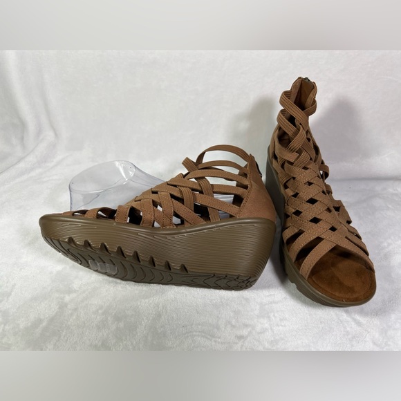 Skechers Tan Wedge Sandals Size 6 Memory Foam Zipper Back Top Straps are Elastic - Picture 3 of 12